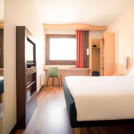 Ibis Grenoble Gare Hotel Bagian luar foto
