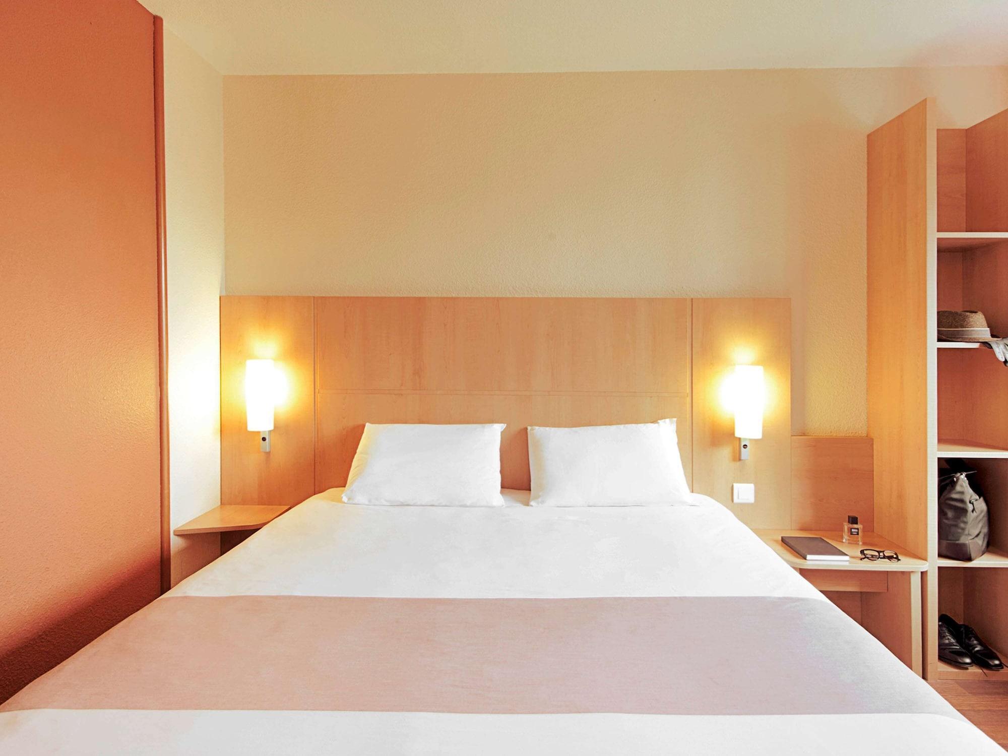 Ibis Grenoble Gare Hotel Bagian luar foto