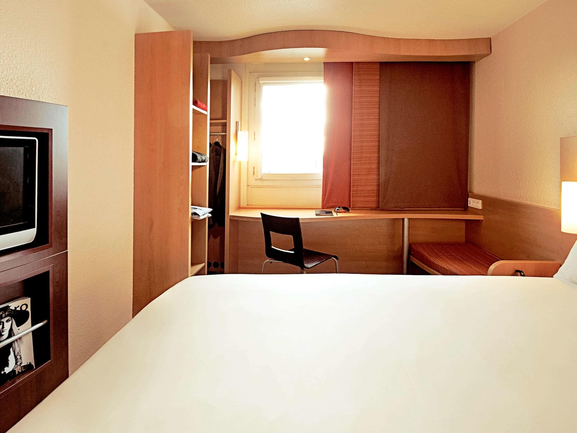 Ibis Grenoble Gare Hotel Bagian luar foto