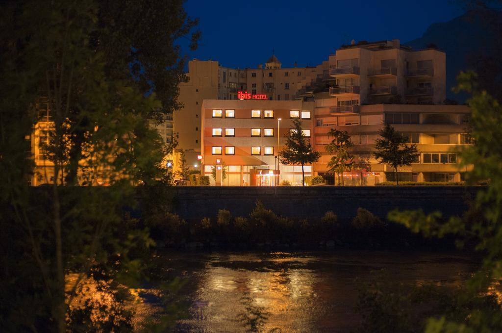 Ibis Grenoble Gare Hotel Bagian luar foto