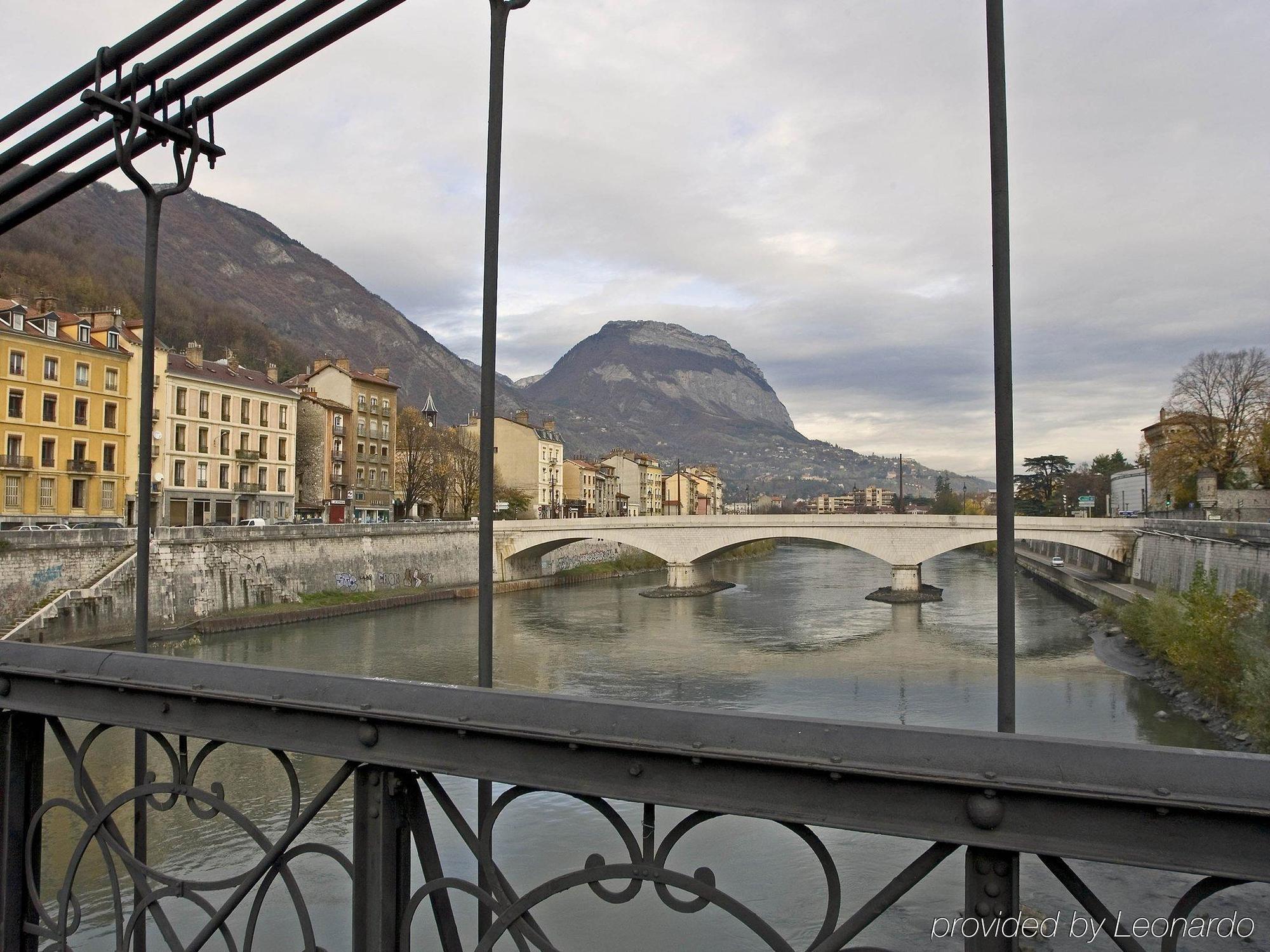 Ibis Grenoble Gare Hotel Bagian luar foto