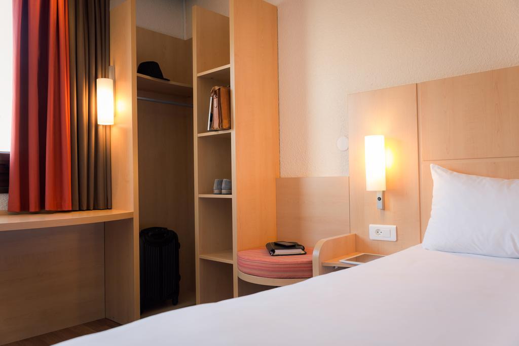 Ibis Grenoble Gare Hotel Bagian luar foto