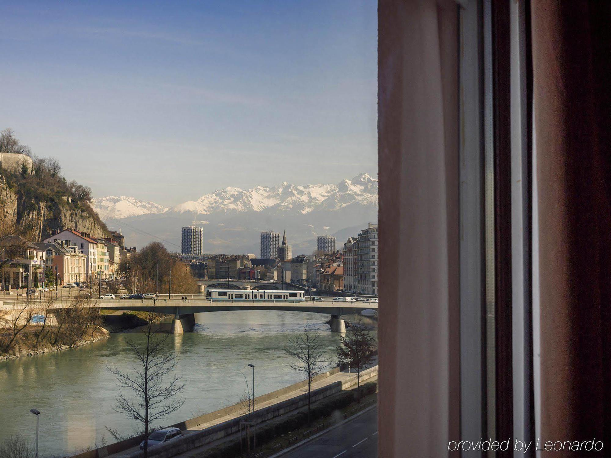 Ibis Grenoble Gare Hotel Bagian luar foto