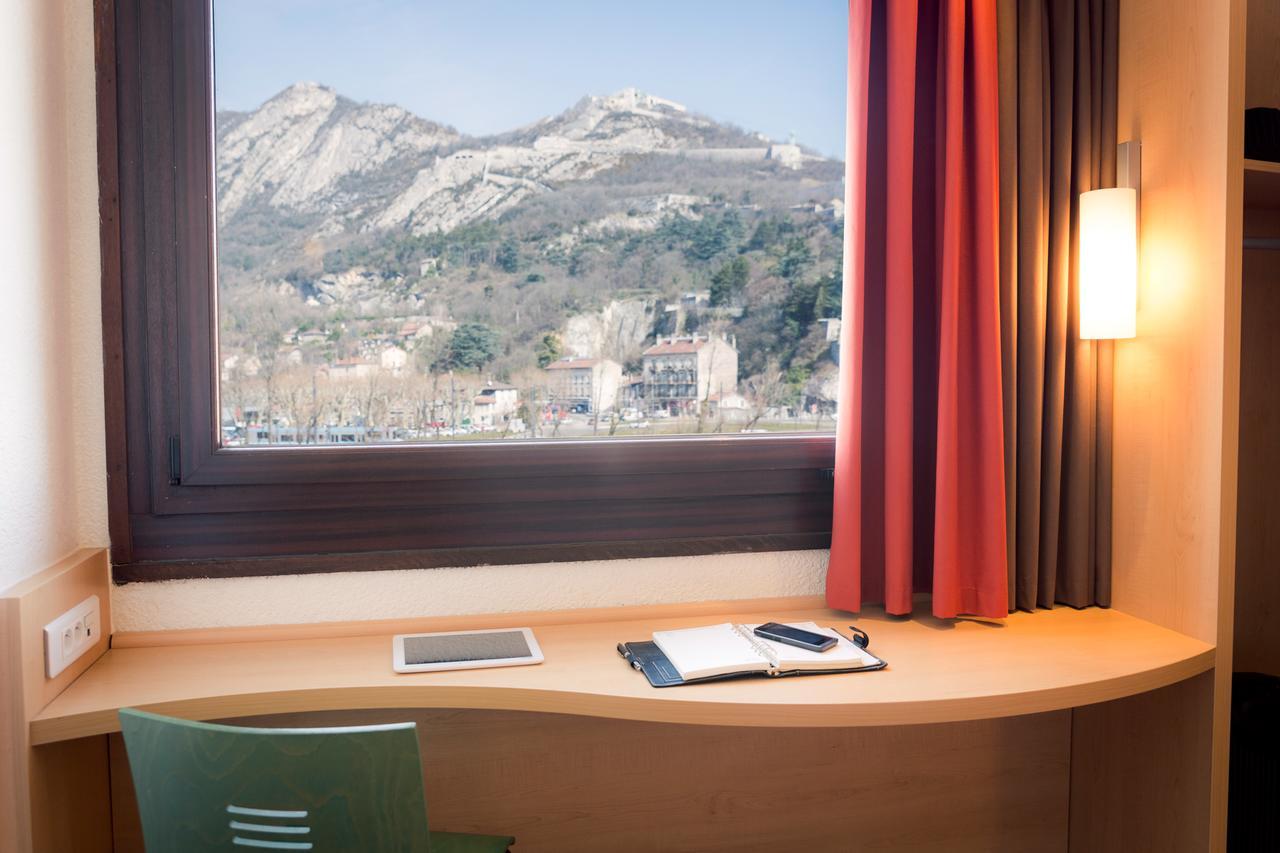 Ibis Grenoble Gare Hotel Bagian luar foto