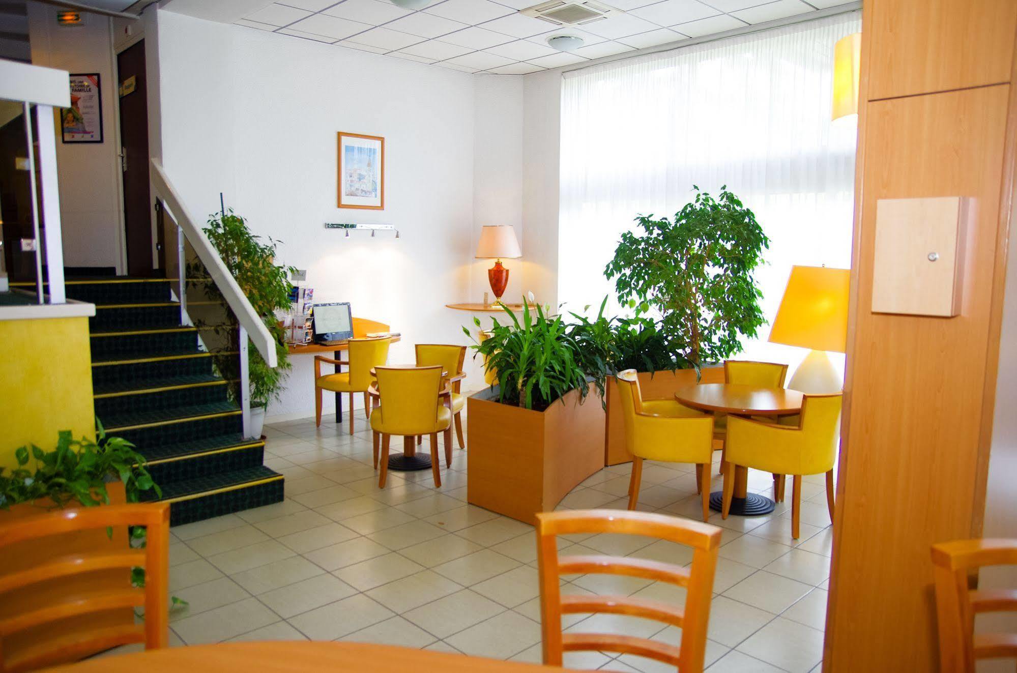 Ibis Grenoble Gare Hotel Bagian luar foto