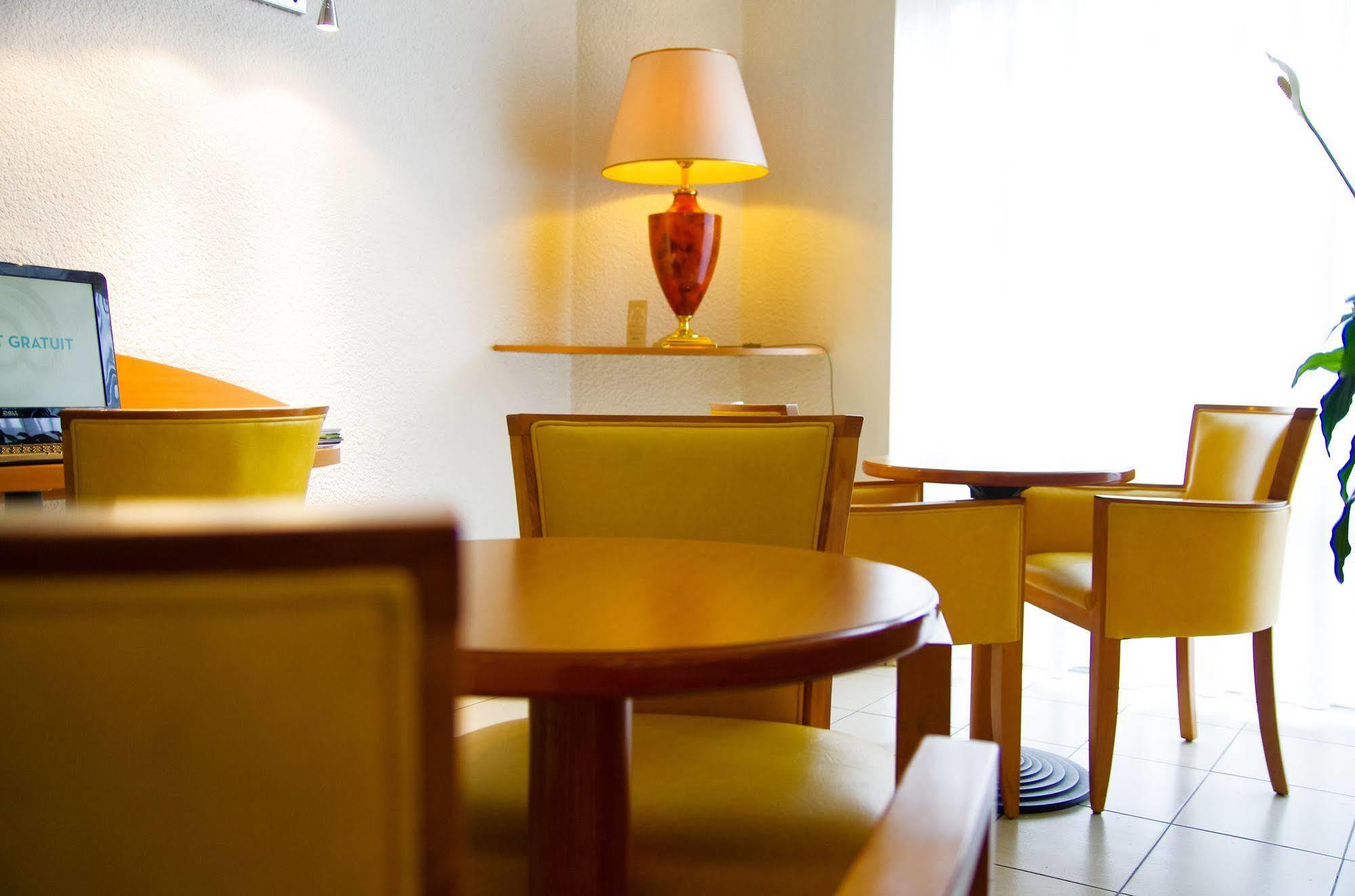 Ibis Grenoble Gare Hotel Bagian luar foto
